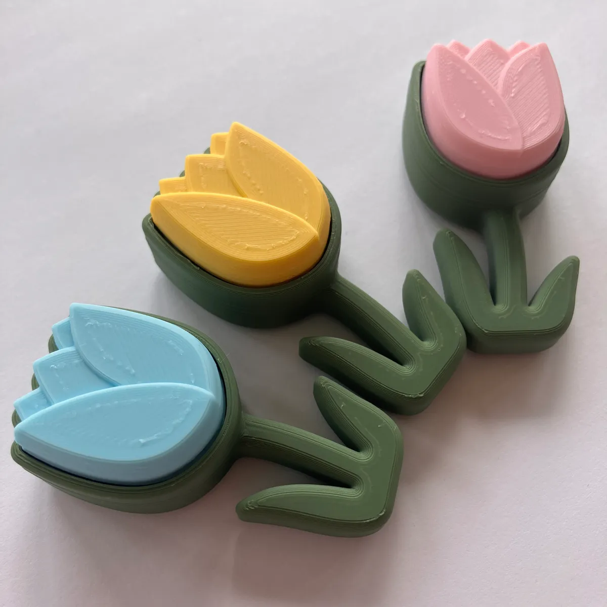 Tulip & Bloom Clicker — quiet floral clicker for office and meetings